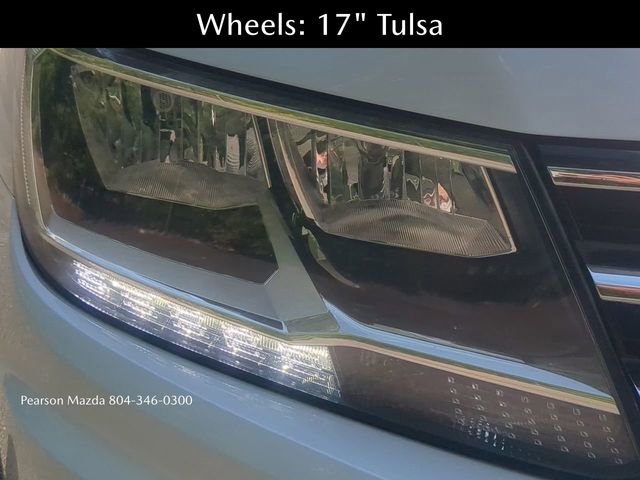 Used 2018 Volkswagen Tiguan SE w/ Panoramic Sunroof Package AWD/4WD image 10