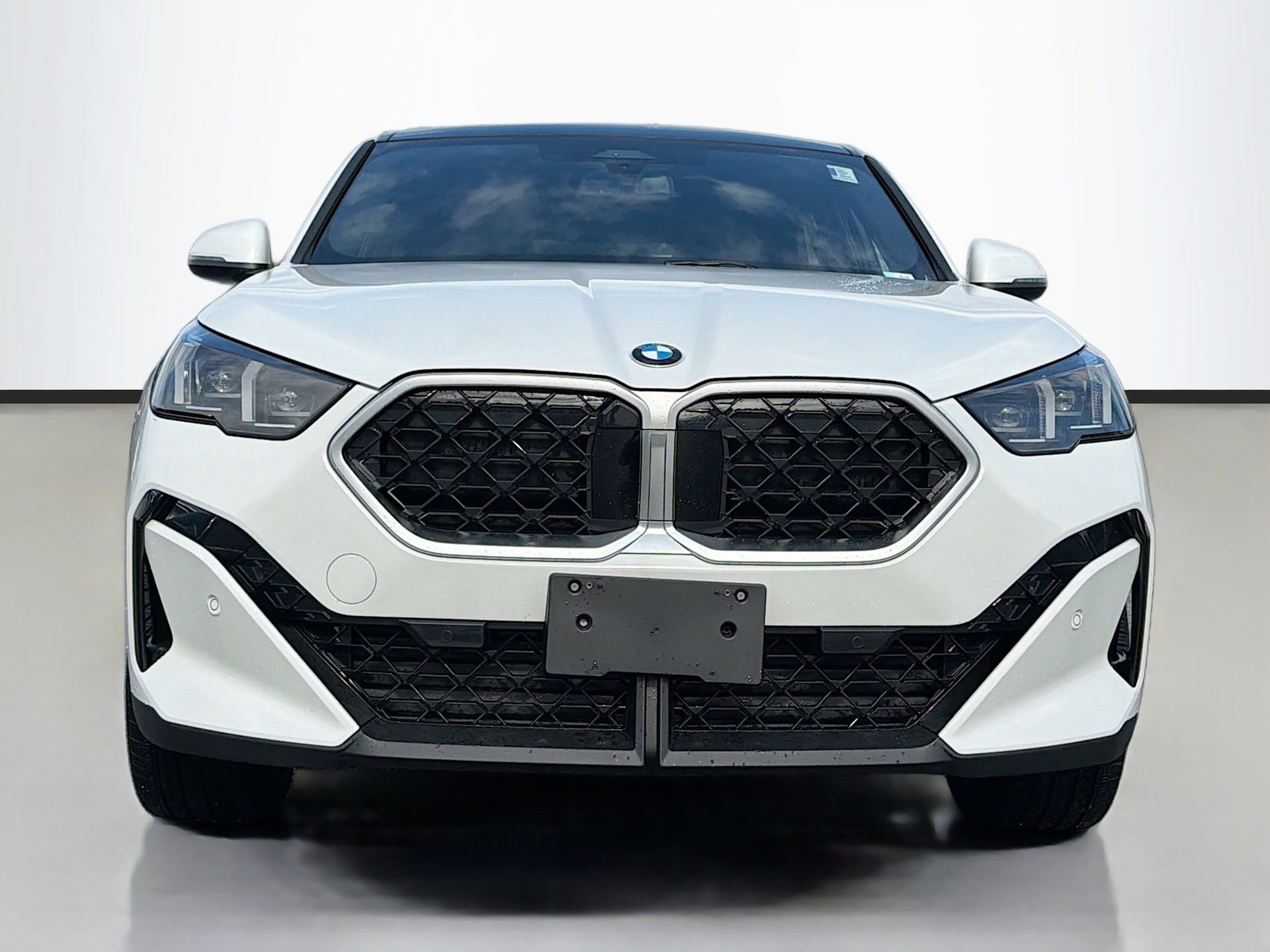 Certified 2025 BMW X2 xDrive28i w/ Convenience Package image 9