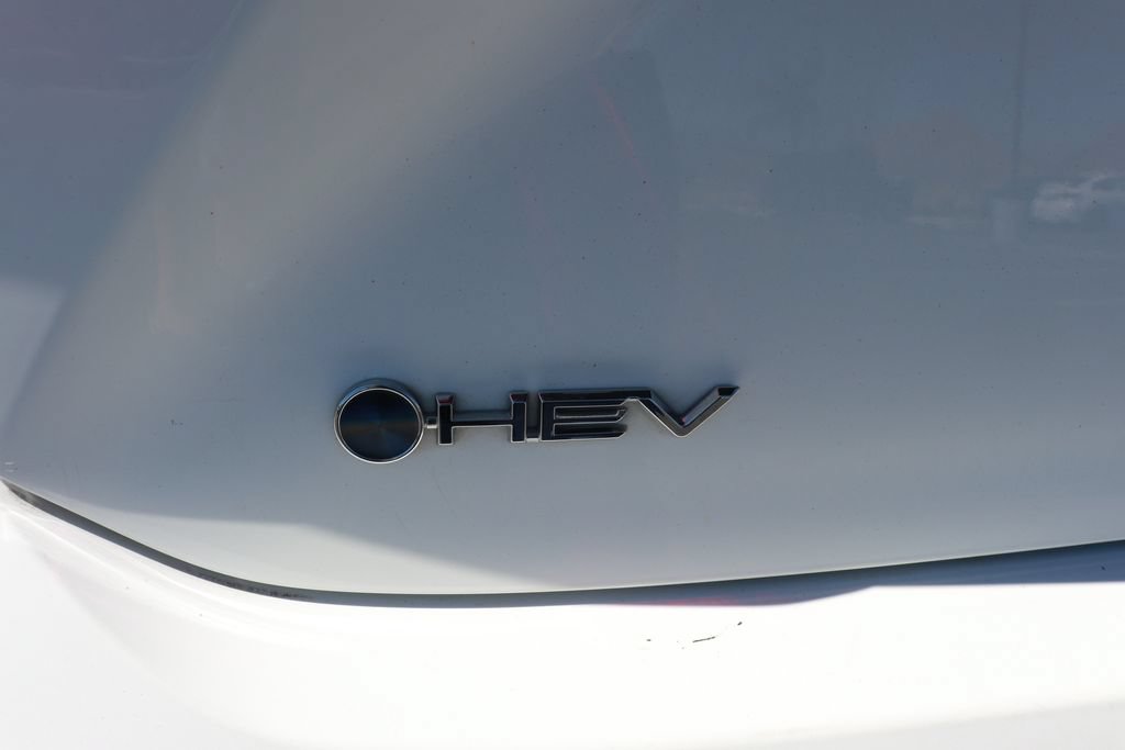 Used 2025 Toyota Camry SE FWD image 6
