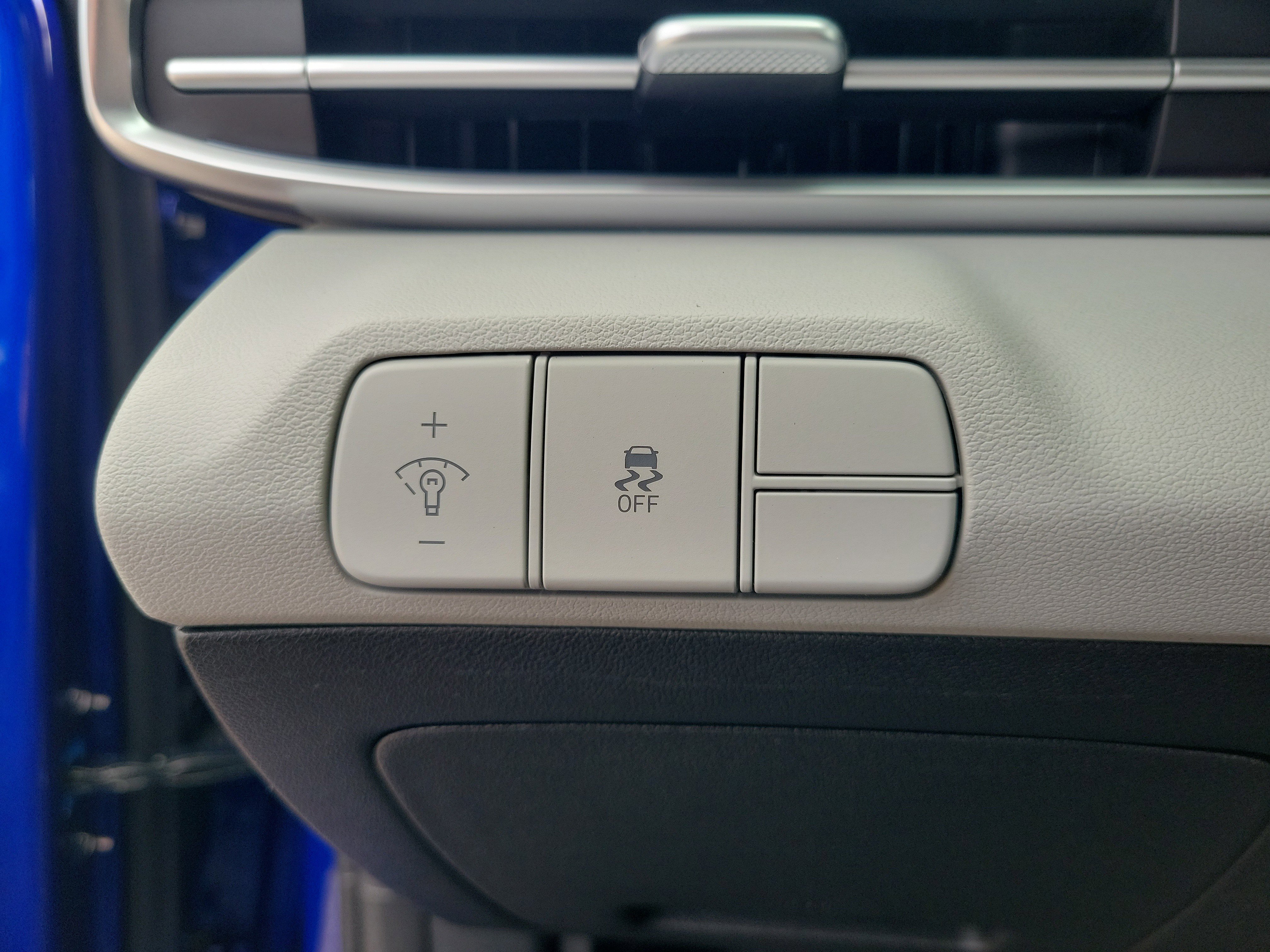 Certified 2025 Hyundai Elantra Limited FWD image 22