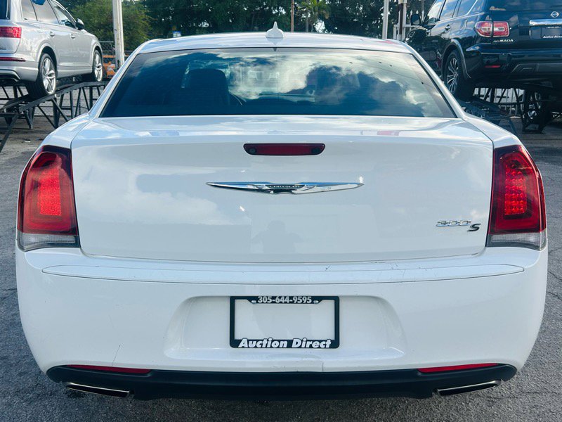 Used 2019 Chrysler 300 S image 4
