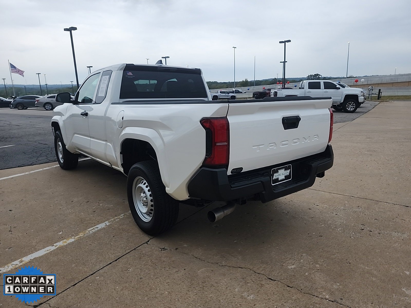 Used 2024 Toyota Tacoma SR image 4