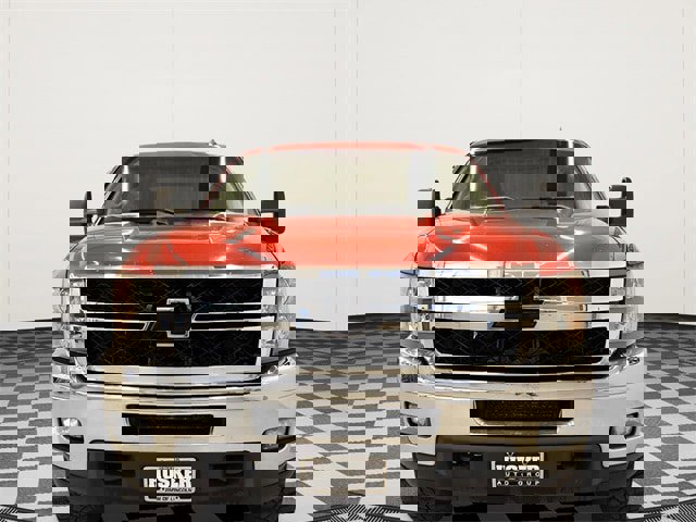 Used 2011 Chevrolet Silverado 2500 LT w/ Interior Plus Package image 3