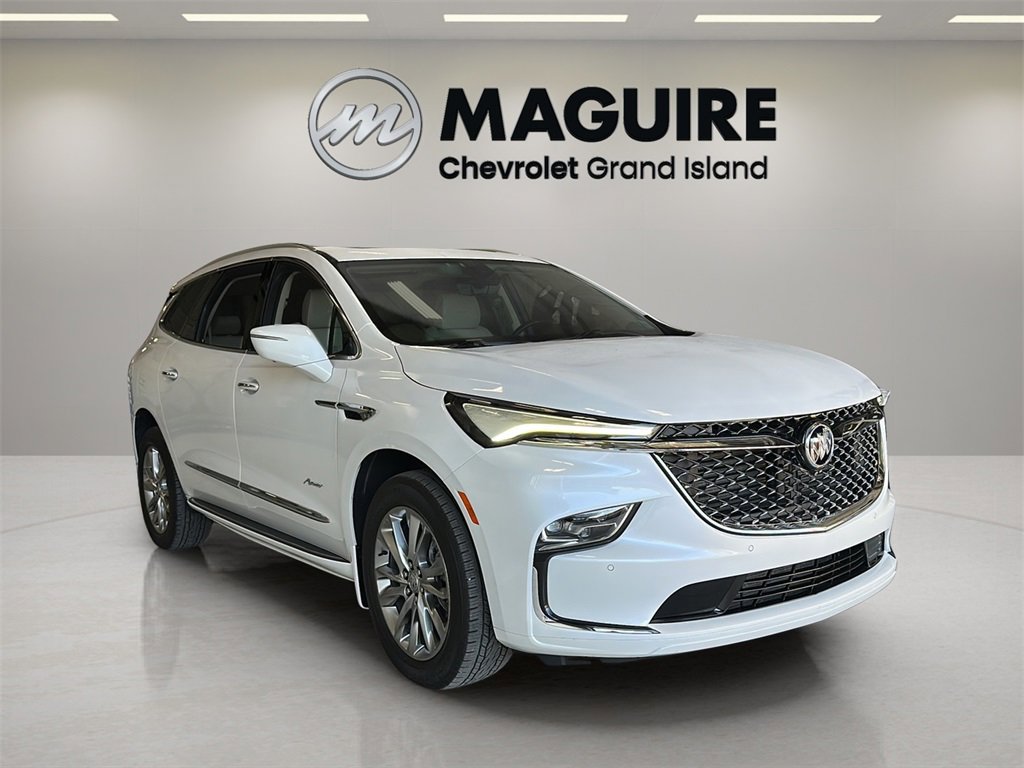Used 2023 Buick Enclave Avenir w/ Avenir Technology Package image 28