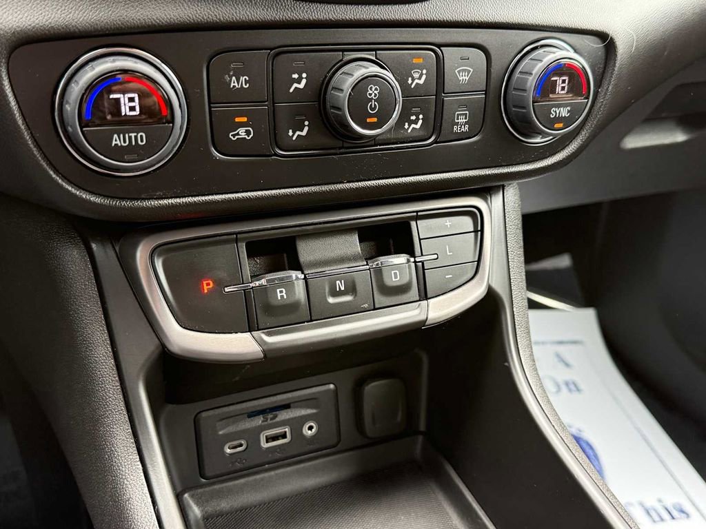 Used 2023 GMC Terrain AT4 image 7