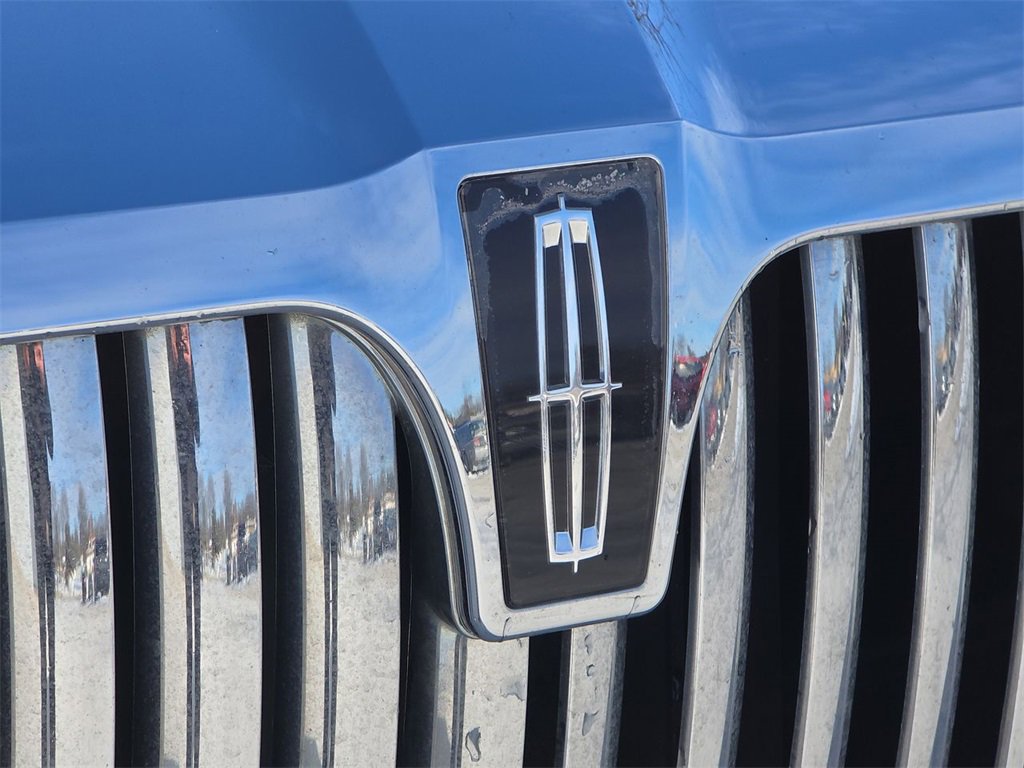 Used 2006 Lincoln Town Car Signature image 32