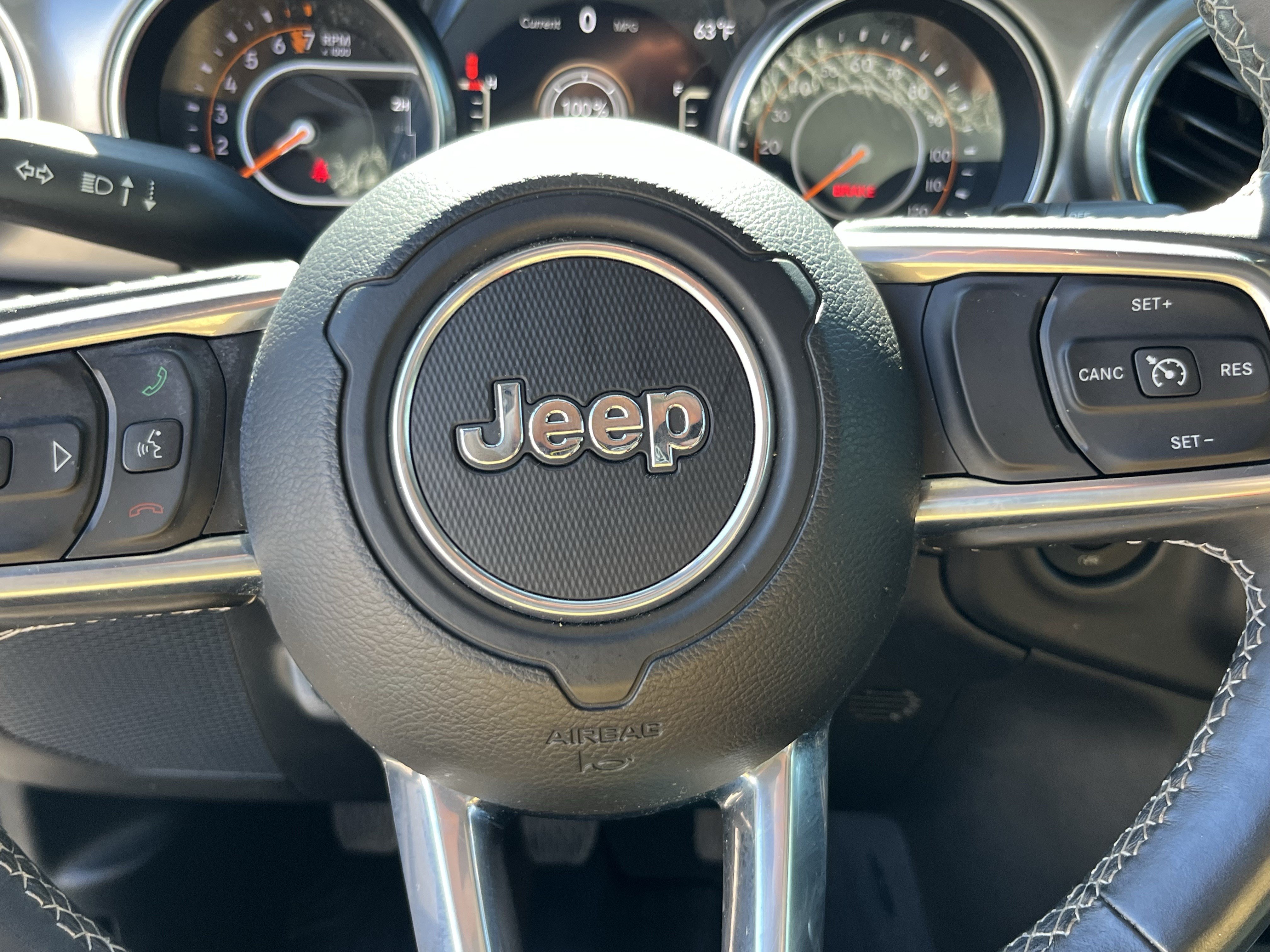 Used 2018 Jeep Wrangler Unlimited Sahara w/ LED Lighting Group AWD/4WD image 21