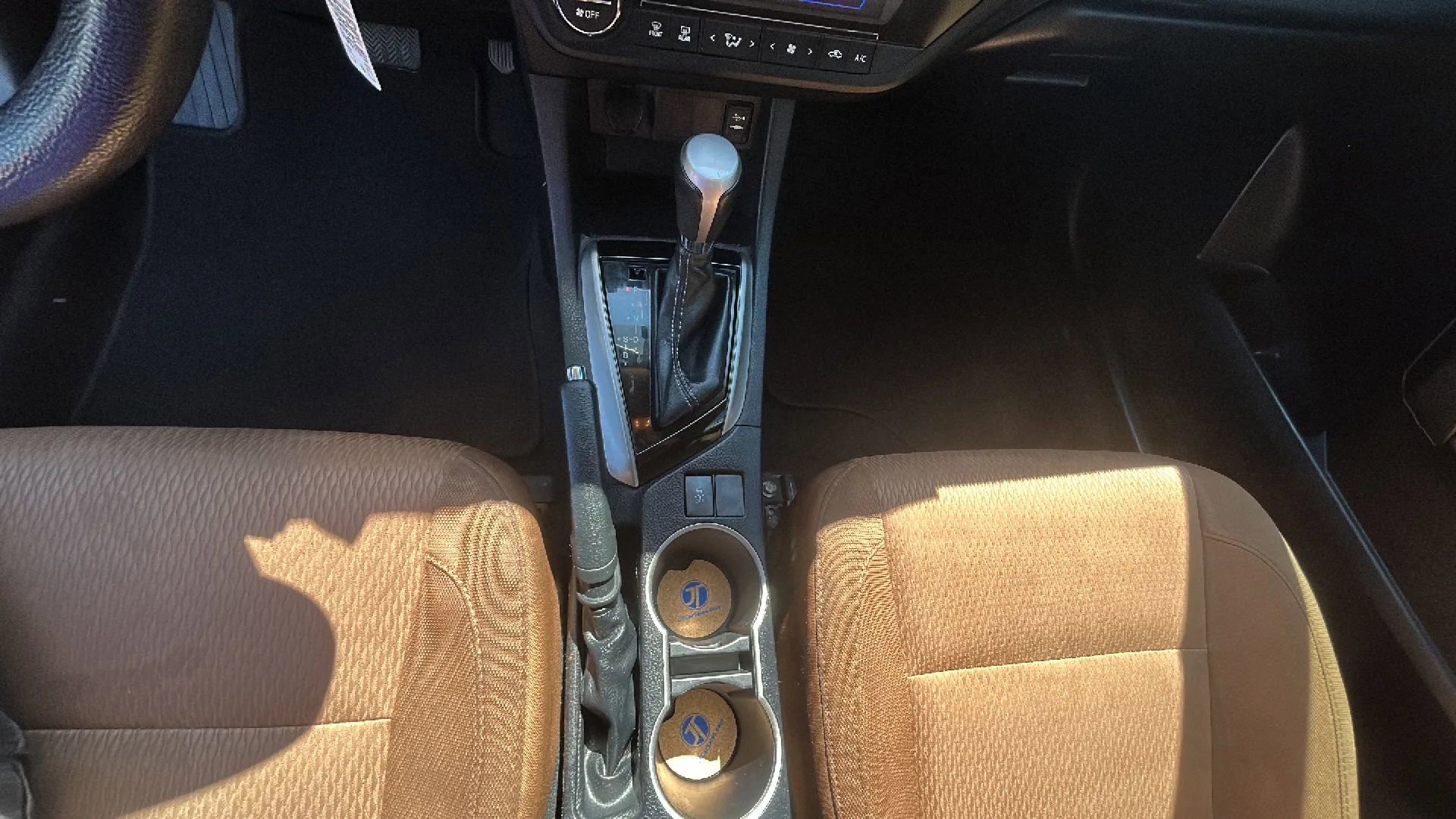 Used 2016 Toyota Corolla LE FWD image 30