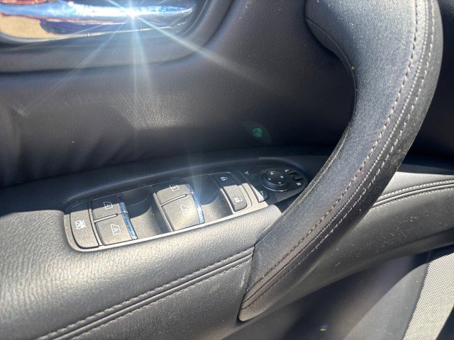 Used 2023 Nissan Armada SL image 9