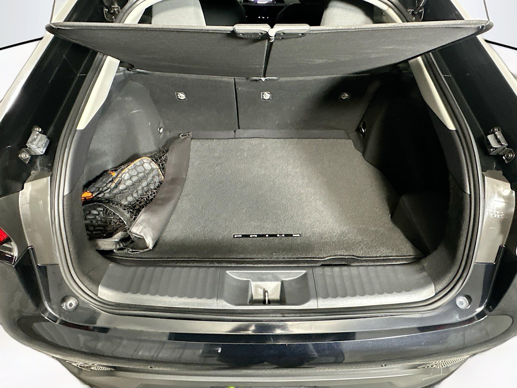 Used 2024 Toyota Prius LE FWD image 28