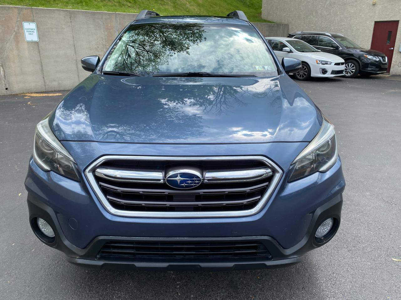 Used 2018 Subaru Outback 2.5i Limited AWD/4WD image 6