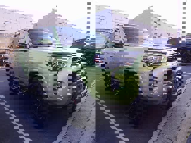 Used 2023 Toyota 4Runner TRD Off-Road Premium image 3