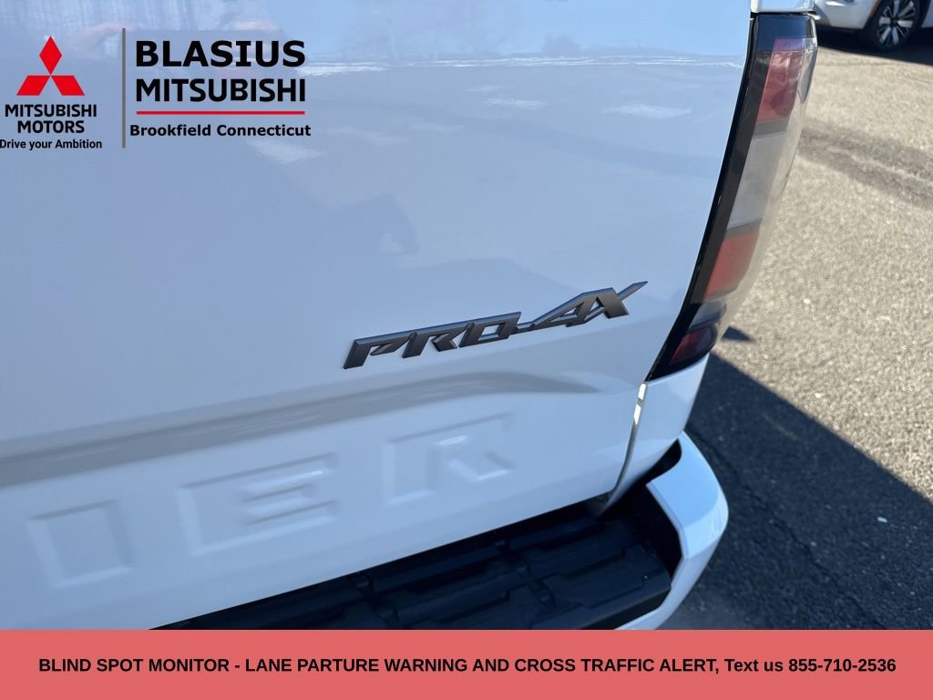 Used 2022 Nissan Frontier PRO-4X image 8