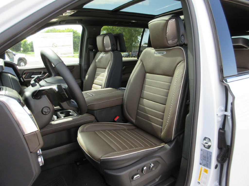 New 2027 GMC Yukon XL Denali Ultimate AWD/4WD image 9