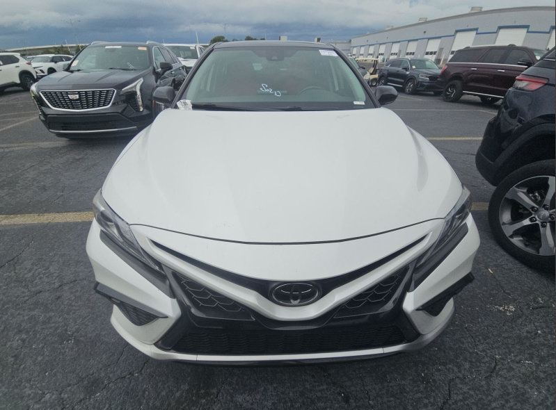 Used 2023 Toyota Camry XSE FWD image 6