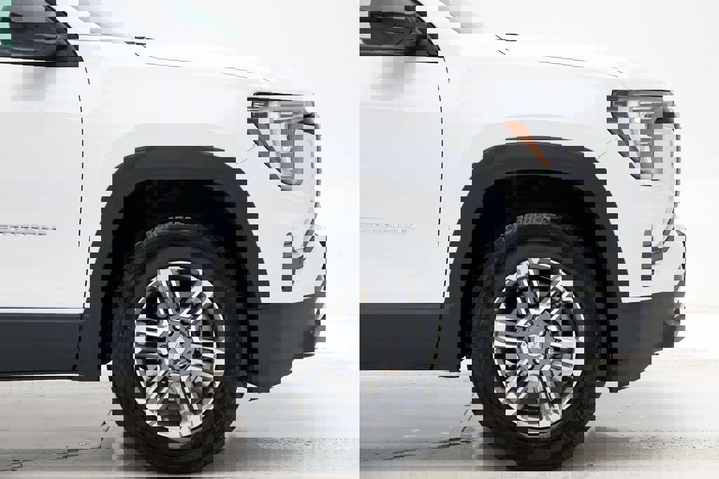 Used 2025 GMC Terrain Elevation image 4