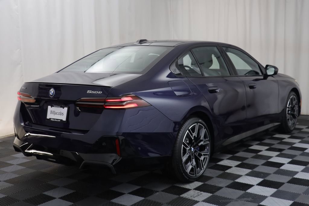 New 2026 BMW 550e xDrive w/ Executive Package image 18