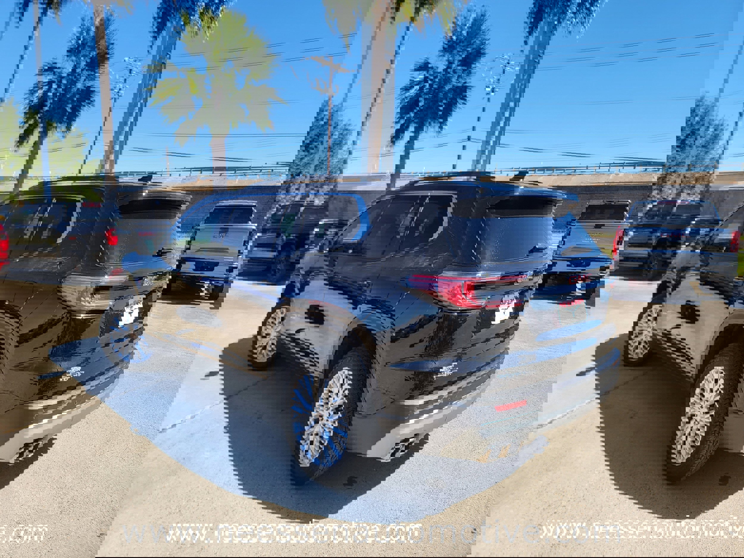 Used 2024 GMC Acadia Elevation w/ Trailering Package image 5