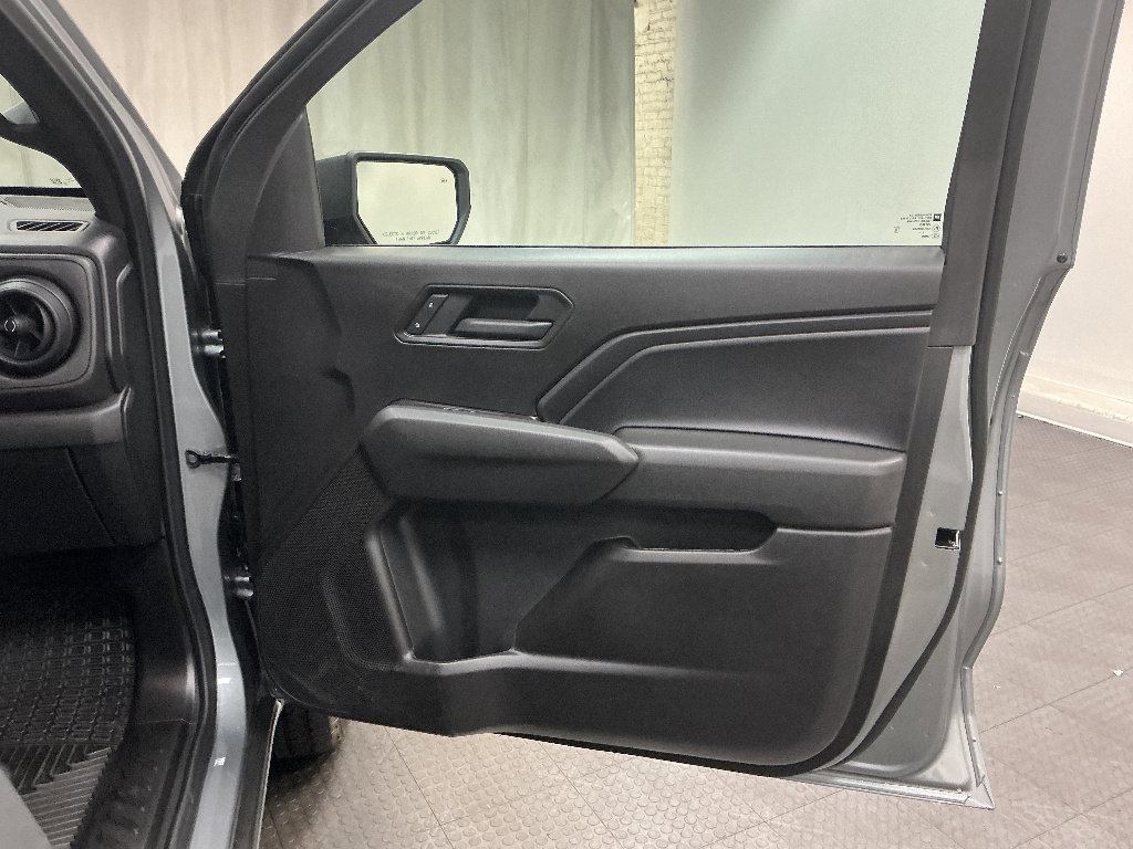 Used 2026 Chevrolet Colorado W/T AWD/4WD image 26
