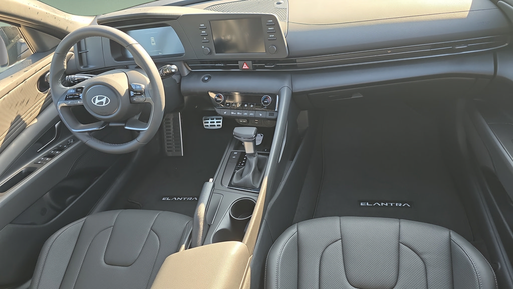New 2026 Hyundai Elantra SEL Sport FWD image 11