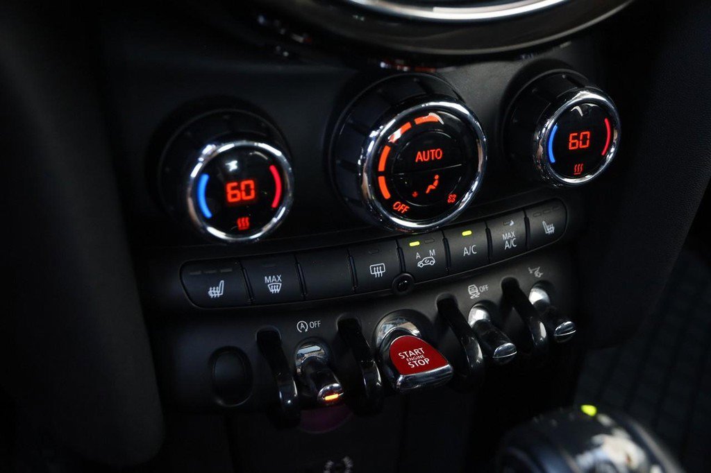Used 2015 MINI Cooper S image 19