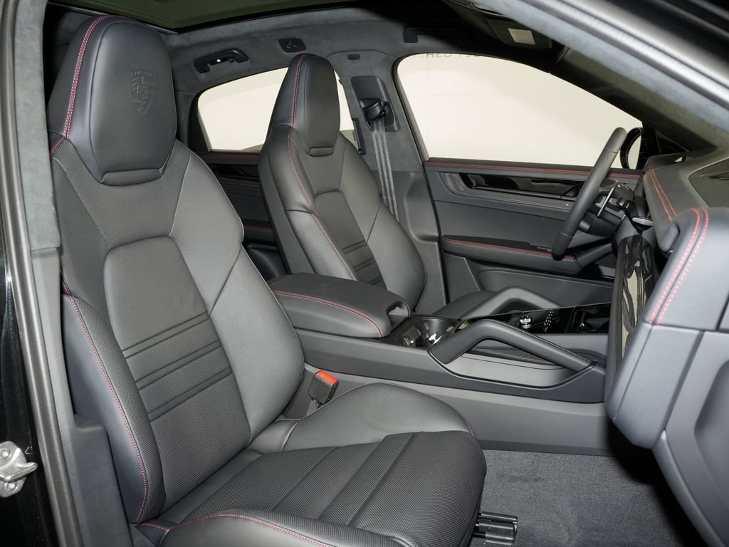 New 2026 Porsche Cayenne GTS AWD/4WD image 41