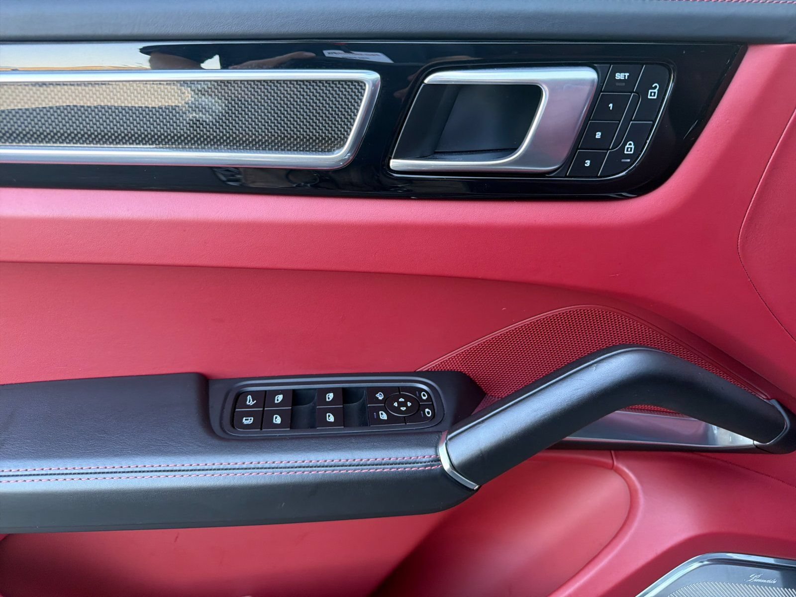 Certified 2023 Porsche Cayenne Turbo S AWD/4WD image 13