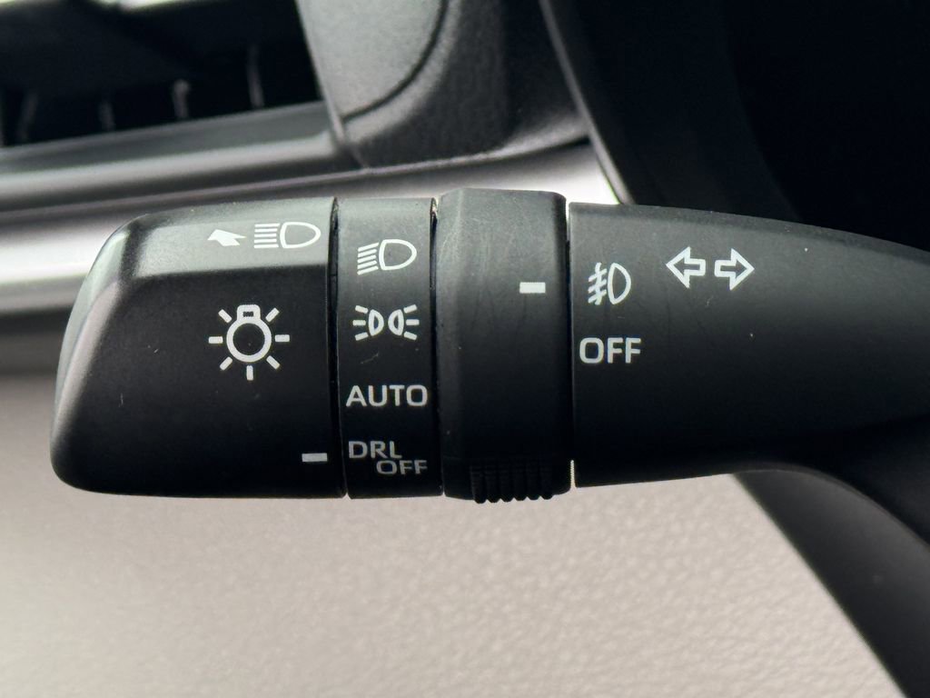 Used 2022 Toyota Sienna XLE FWD image 20