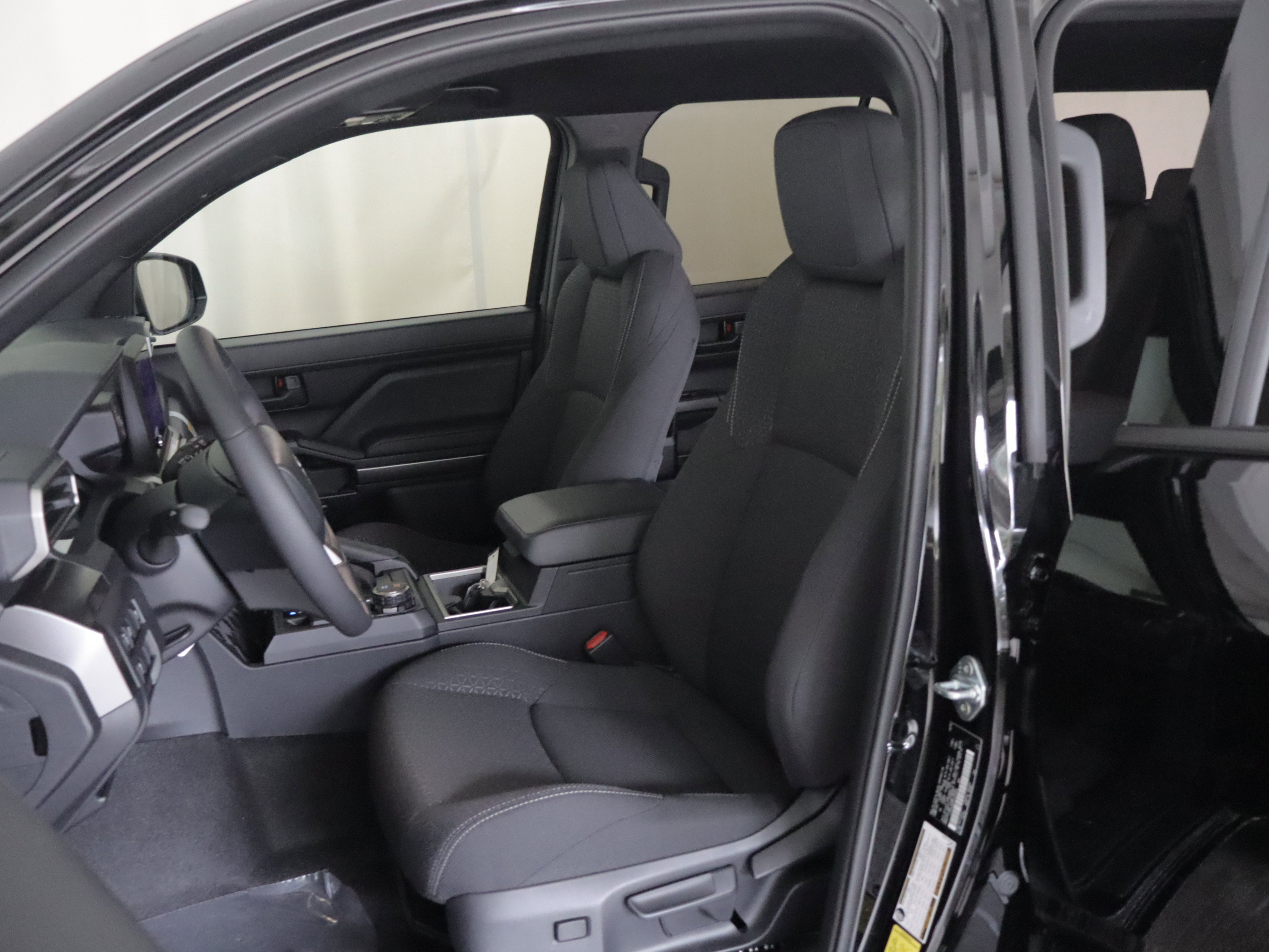 Used 2025 Toyota 4Runner SR5 AWD/4WD image 7