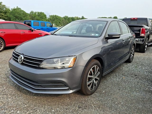 Used 2017 Volkswagen Jetta SE FWD image 3