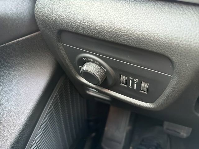 New 2026 Jeep Grand Cherokee Altitude image 28