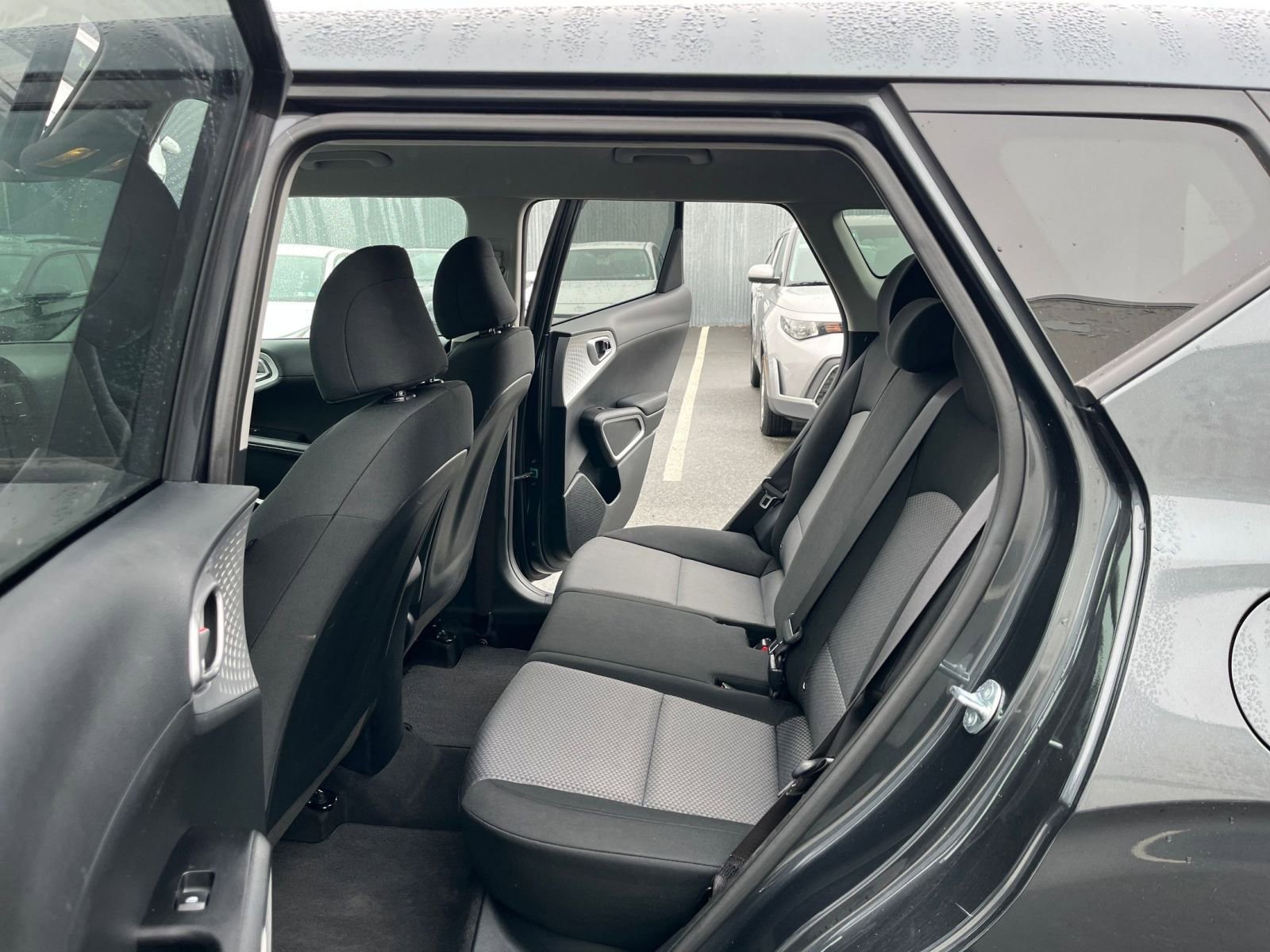 Used 2025 Kia Soul LX w/ LX Technology Package FWD image 23
