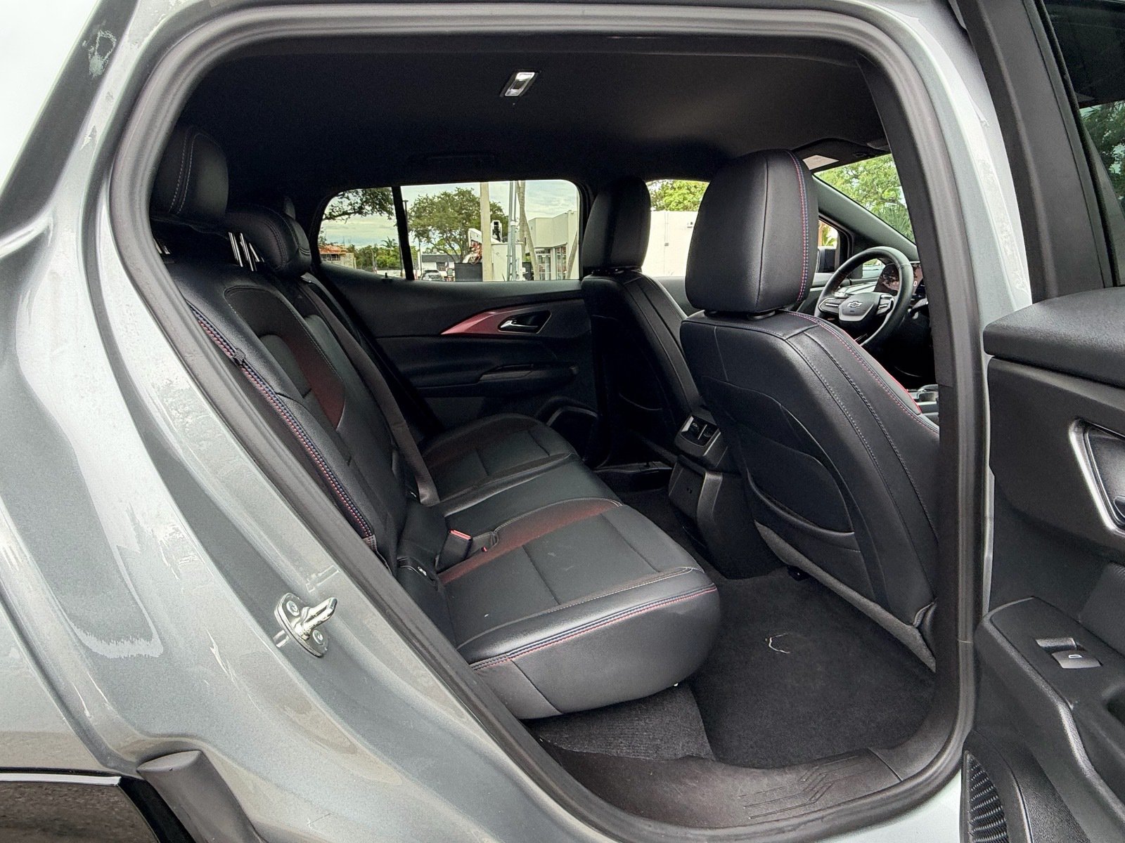 Used 2024 Chevrolet Equinox EV RS FWD image 16
