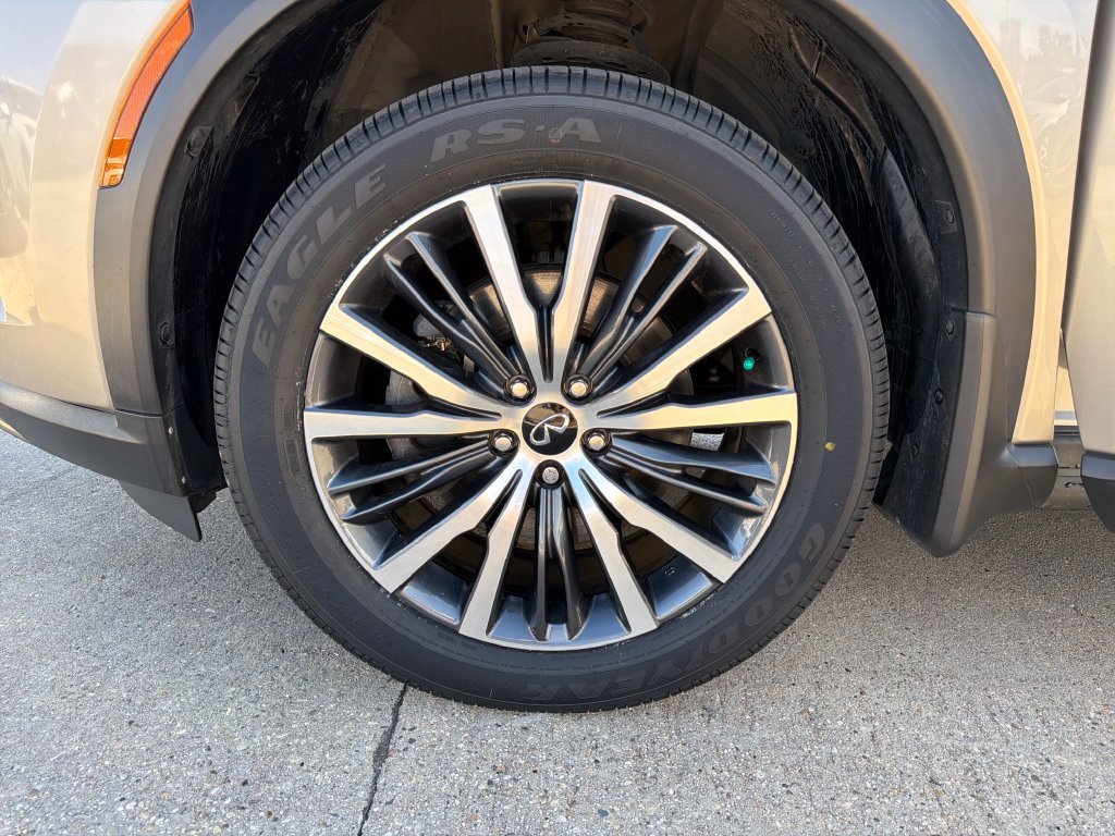 Used 2023 INFINITI QX60 Sensory w/ Cargo Package FWD image 30