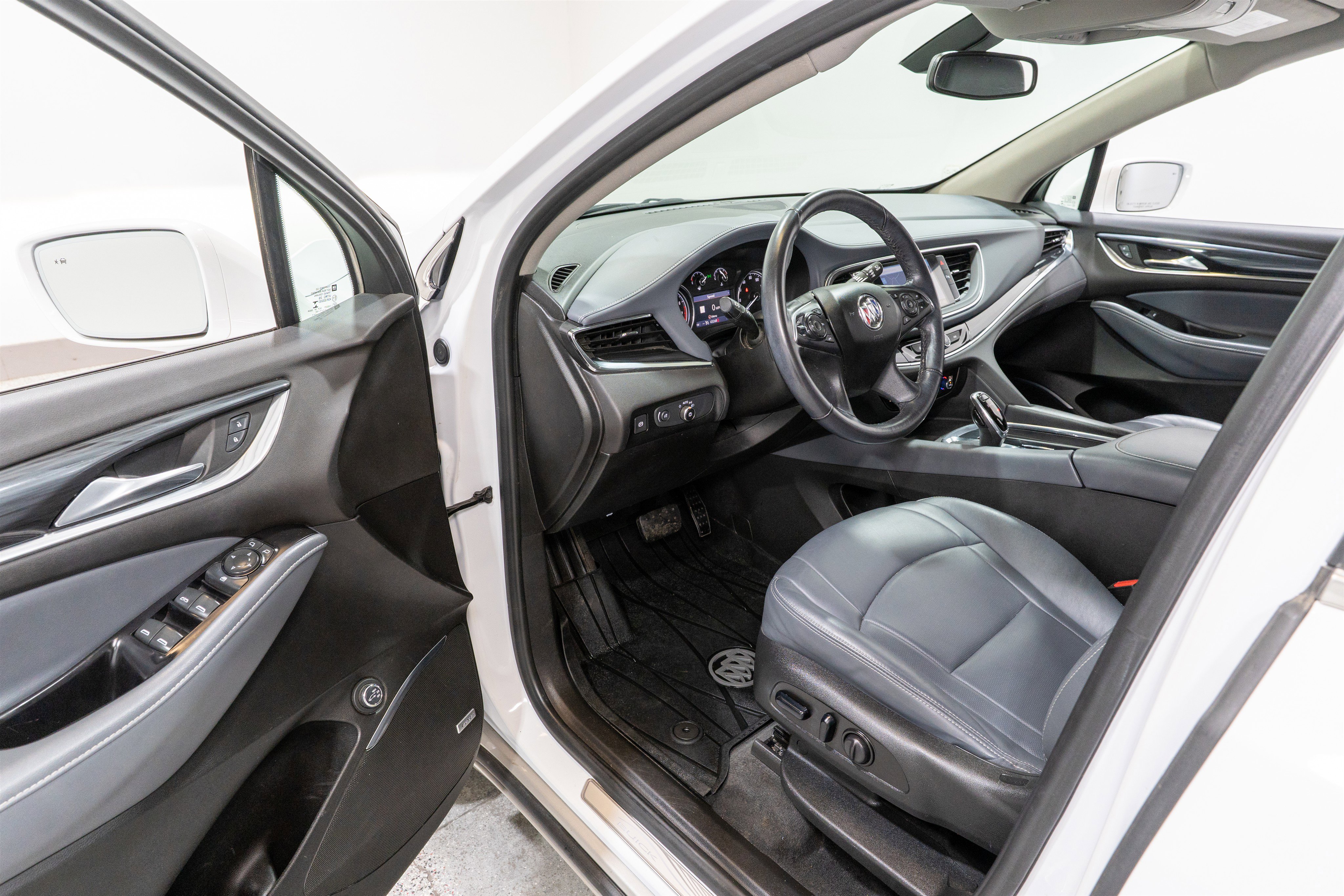 Used 2020 Buick Enclave Essence w/ Sound and Sites Package image 12
