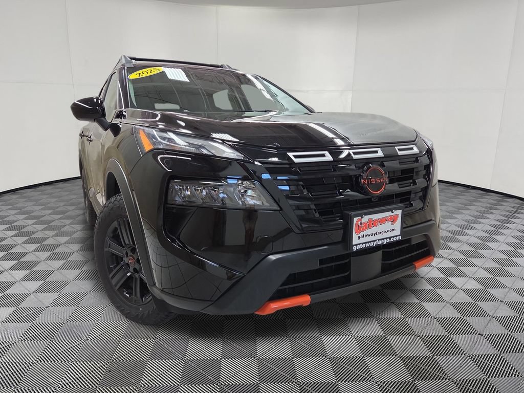 Used 2025 Nissan Rogue SV AWD/4WD image 2