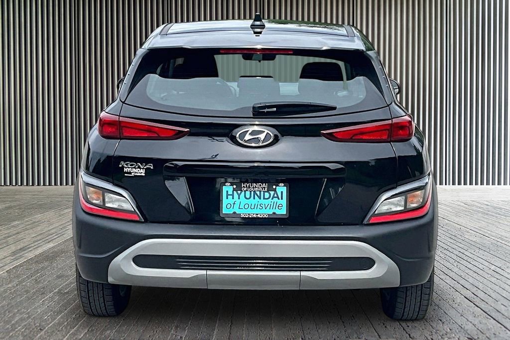 Used 2022 Hyundai Kona SE w/ Cargo Package FWD image 5