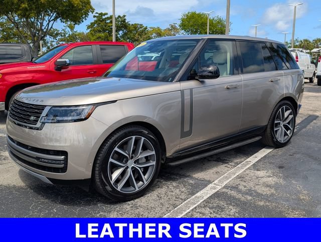 Used 2024 Land Rover Range Rover SE AWD/4WD image 3