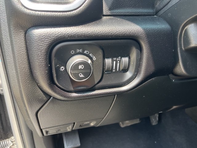 Used 2024 RAM 2500 Laramie AWD/4WD image 17