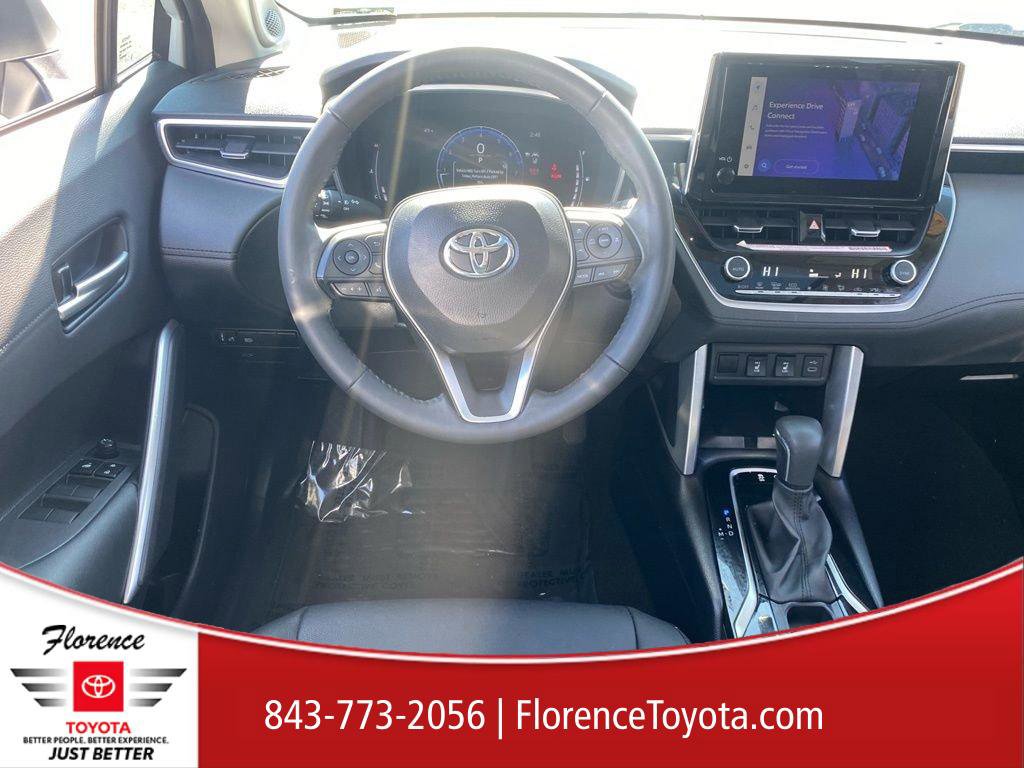 Used 2024 Toyota Corolla Cross XLE w/ Convenience Package image 10