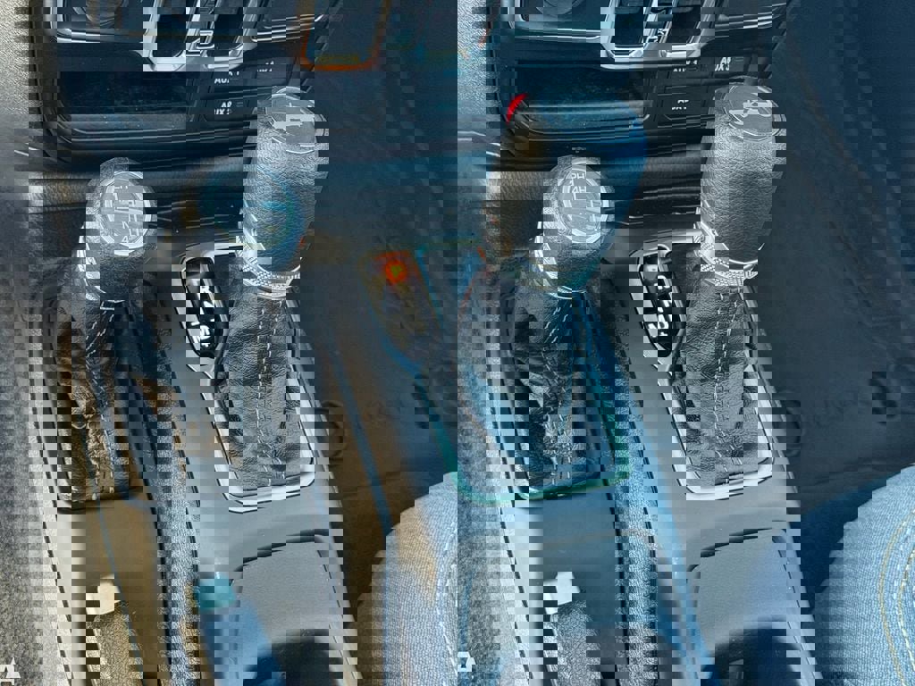 Used 2025 Jeep Wrangler Sport S image 28