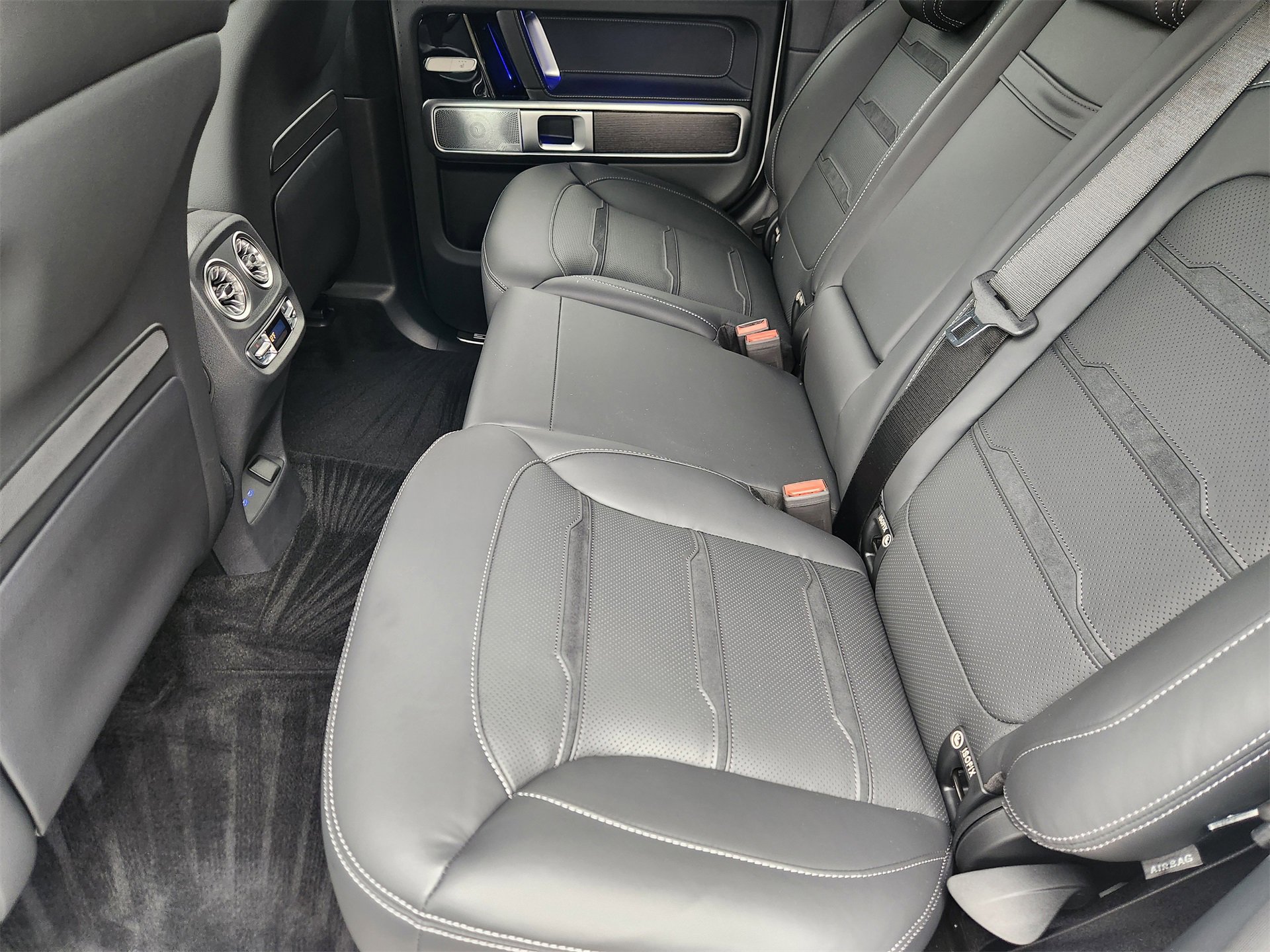 Used 2025 Mercedes-Benz G 63 AMG 4MATIC image 31