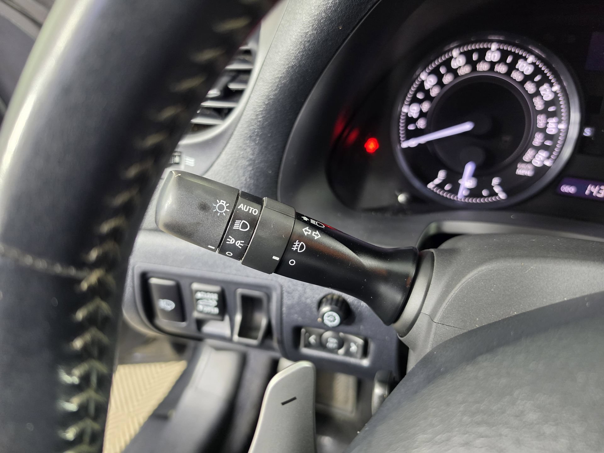 Used 2010 Lexus IS 350C RWD image 24