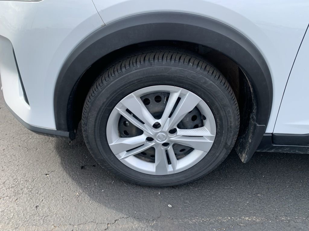 Used 2024 Nissan Kicks S image 12