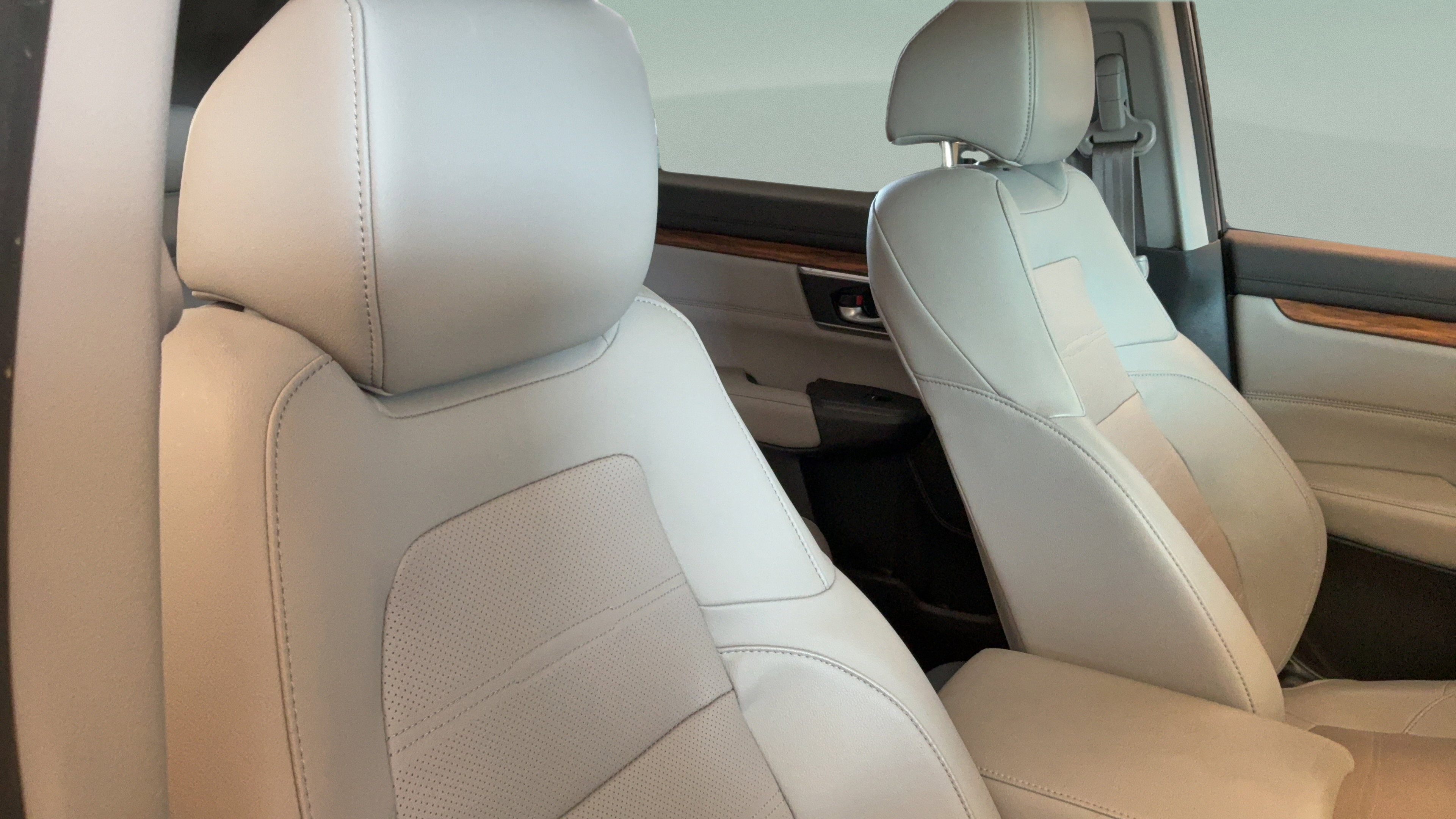Used 2020 Honda CR-V Touring image 38