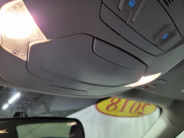 Used 2018 Ford Escape SE w/ SE SYNC Package image 40