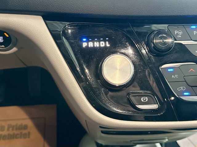 Used 2019 Chrysler Pacifica Touring-L Plus w/ Advanced Safetytec Group image 18