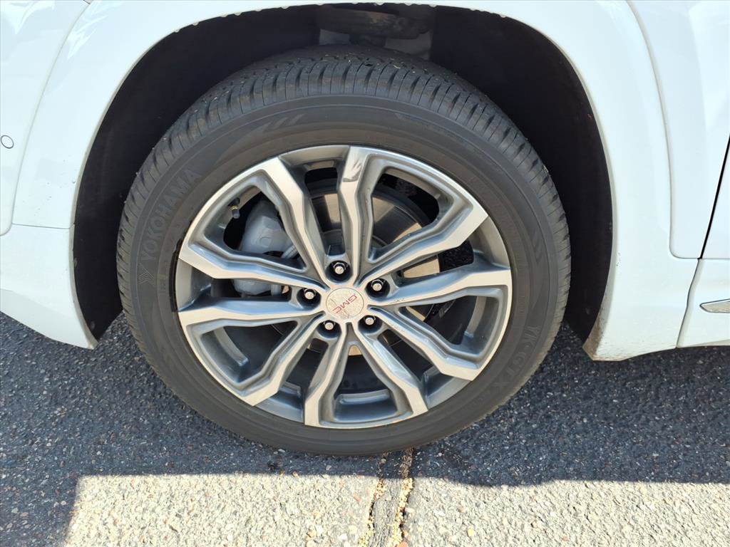 Used 2020 GMC Terrain Denali w/ Denali Premium Package image 9