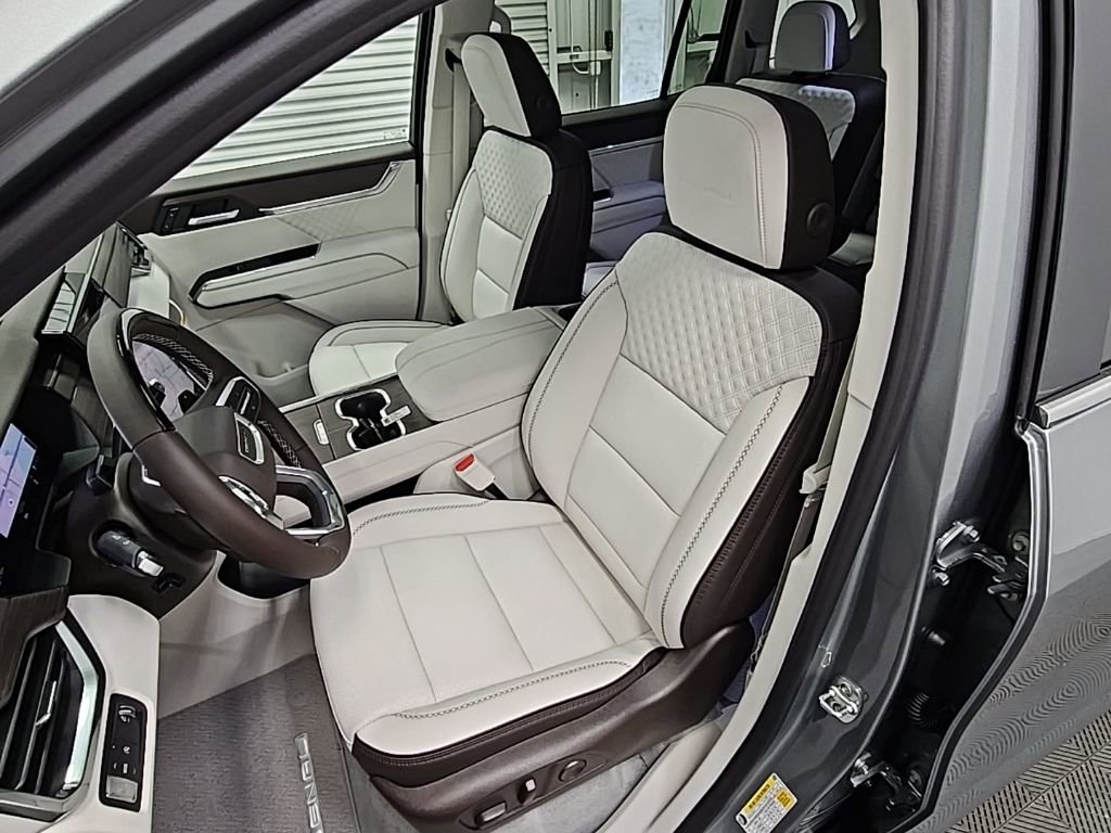 New 2026 GMC Acadia Denali w/ Super Cruise Package image 28