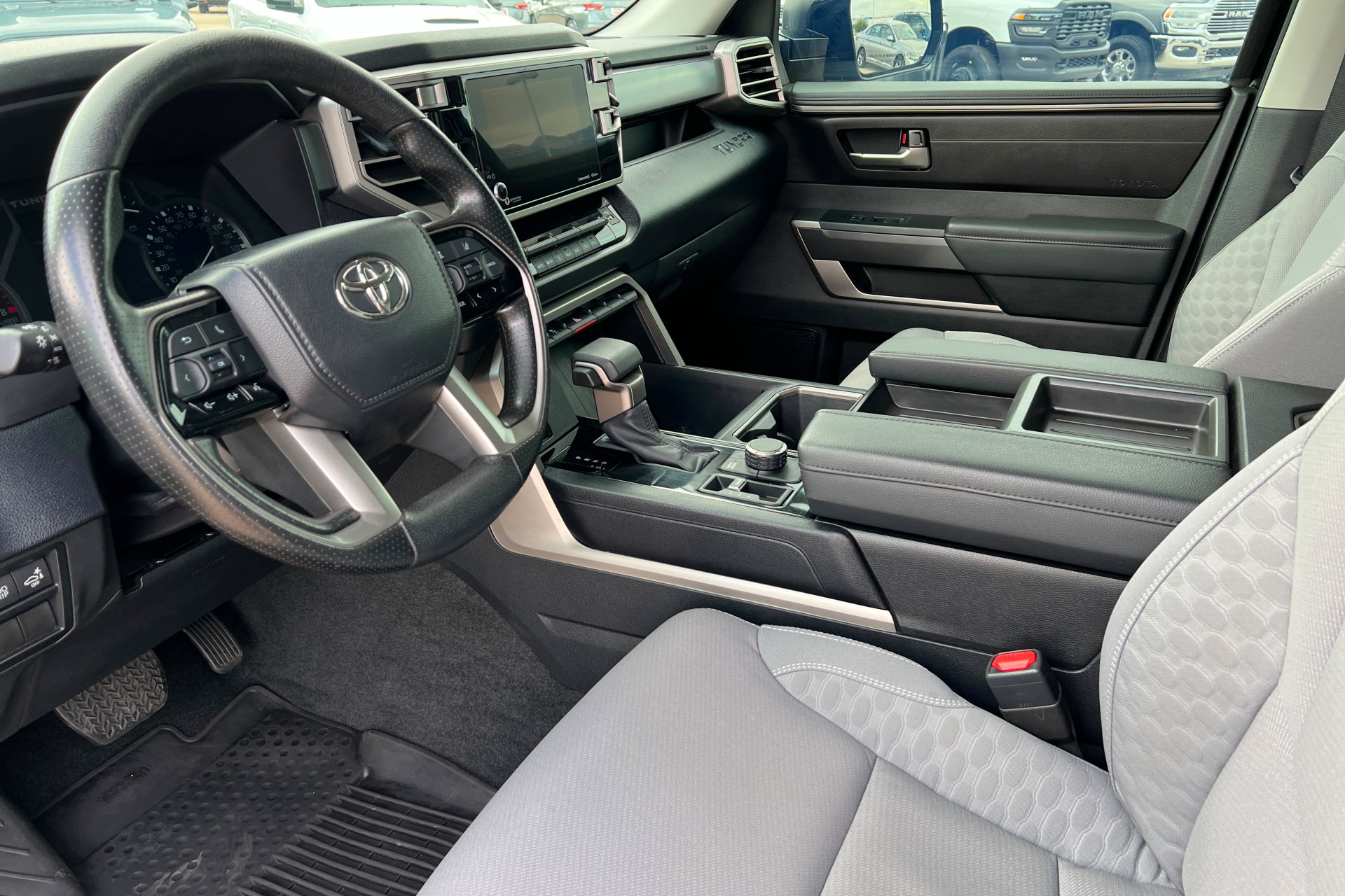 Used 2023 Toyota Tundra SR5 w/ SR5 Convenience Package AWD/4WD image 15